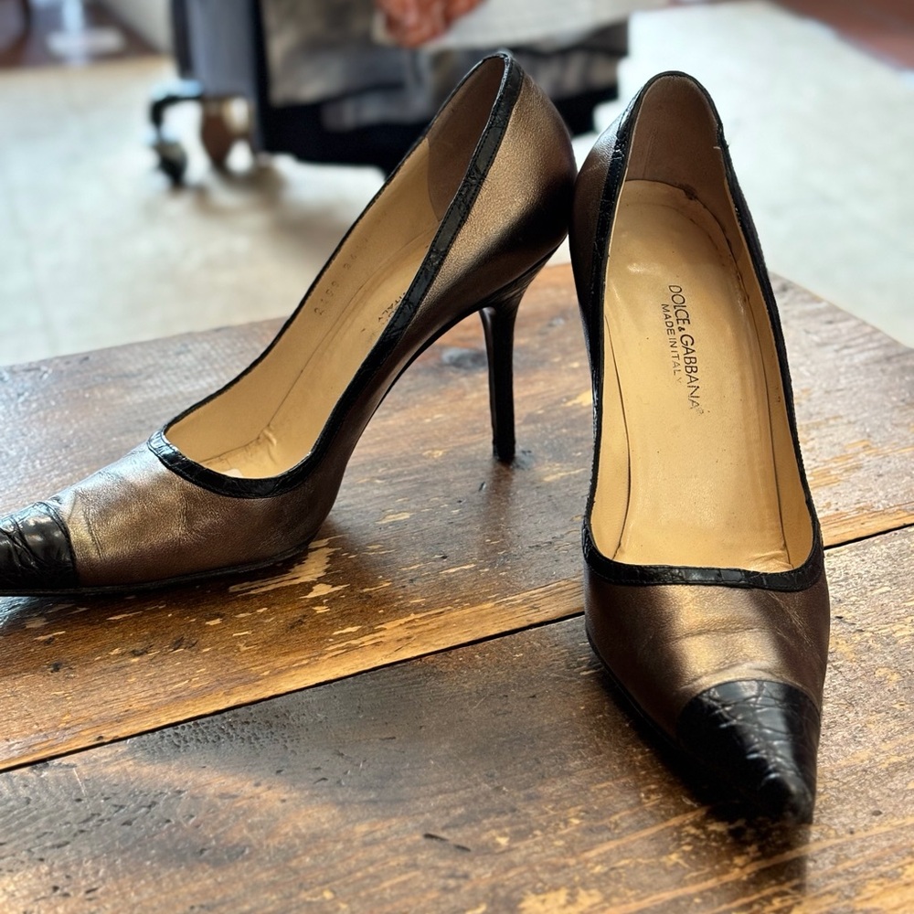 Vintage 90’s Dolce & Gabbana Black Bronze Metallic Leather Pointed Toe Heels